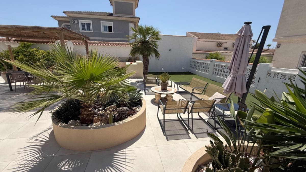 3 soverom Villa til salgs i Torrevieja - € 645 000 (Ref: 9413361)