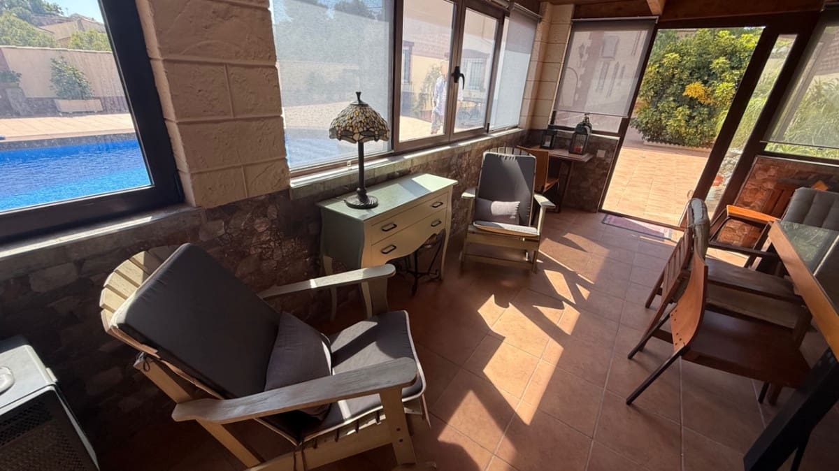 7 soverom Villa til salgs i Torrevieja - € 930 000 (Ref: 9413362)