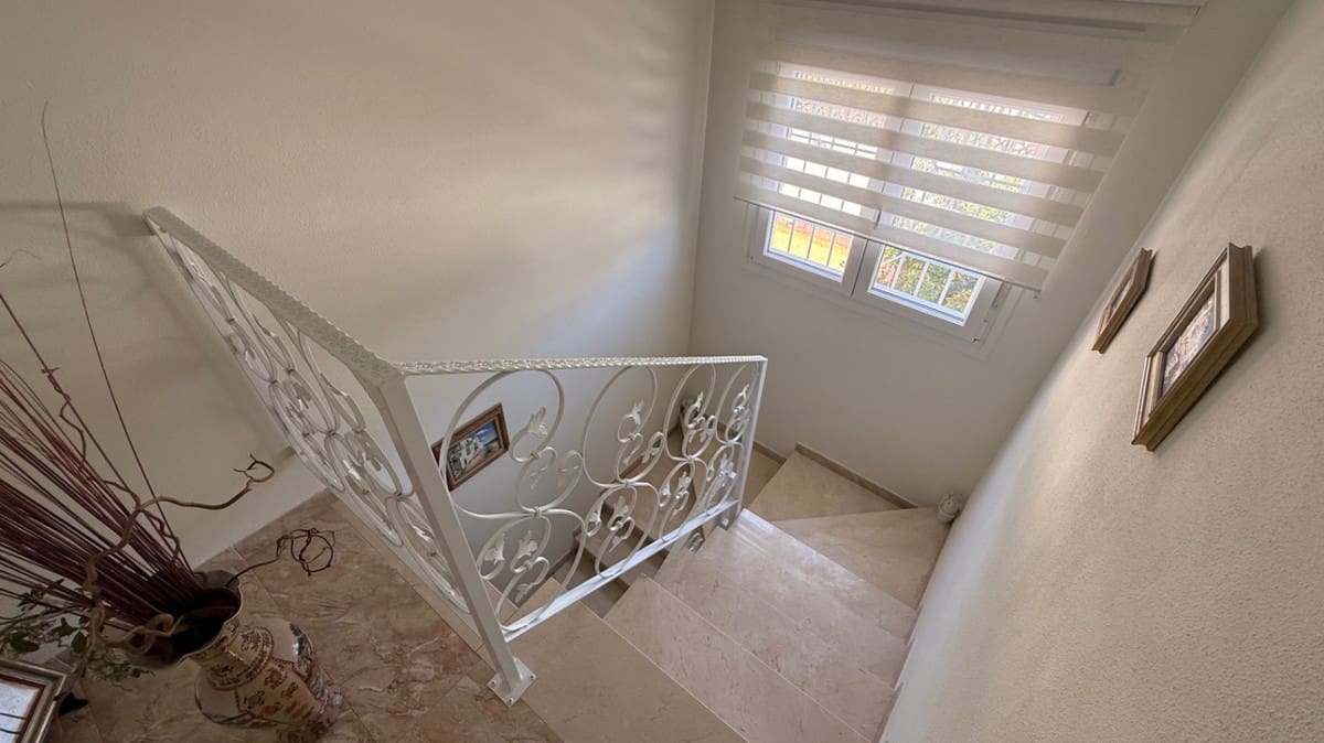 7 soverom Villa til salgs i Torrevieja - € 930 000 (Ref: 9413362)