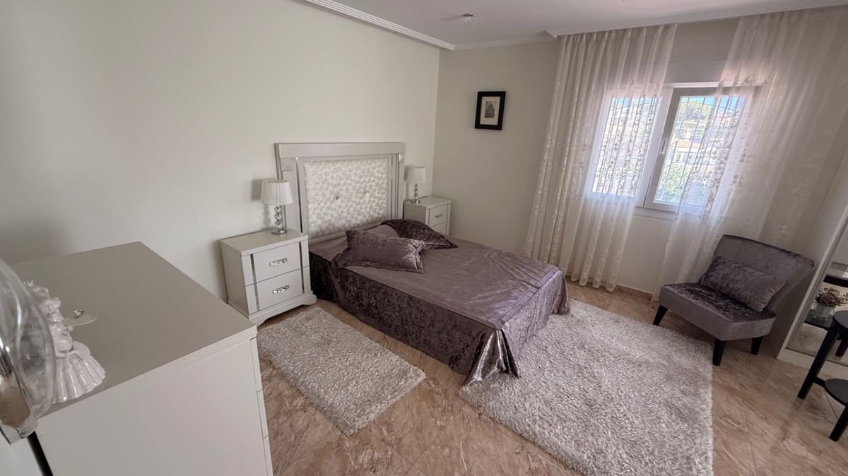 7 sovrum Villa till salu i Torrevieja - 930 000 € (Ref: 9413362)