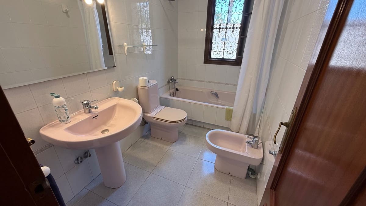 4 bedroom Villa for sale in Orihuela - € 585,000 (Ref: 9413363)