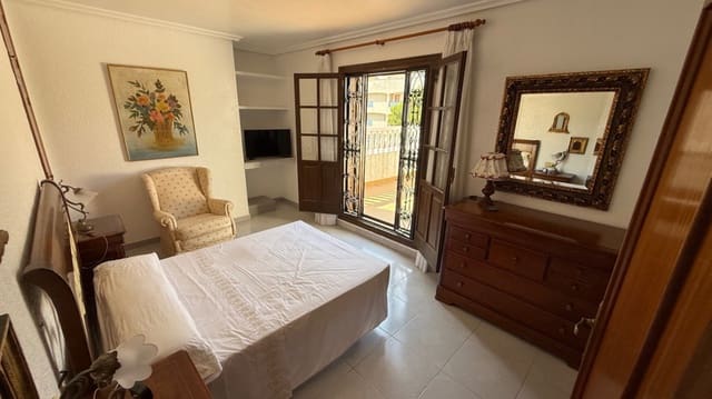 4 bedroom Villa for sale in Orihuela ciudad, Orihuela - € 585,000 (Ref: 9413363)