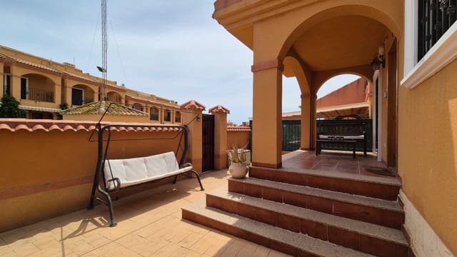 2 bedroom Villa for sale in Las Piscinas Naturales, Torrevieja - € 322,400 (Ref: 9413367)