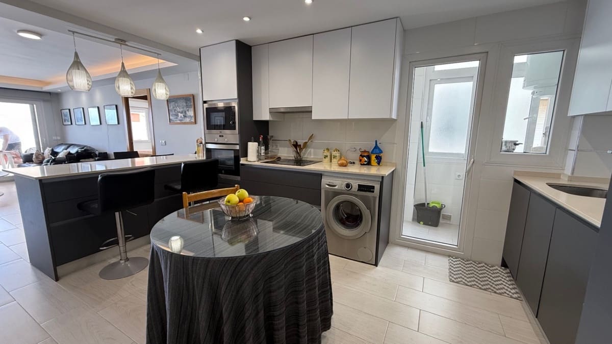 3 makuuhuone Huoneisto myytävänä paikassa Torrevieja - 329 000 € (Ref: 9413370)