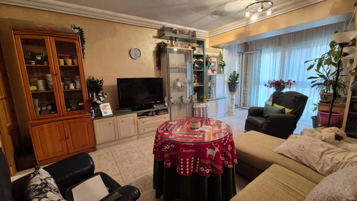 3 bedroom Apartment for sale in Torrevieja - € 250,000 (Ref: 9413372)