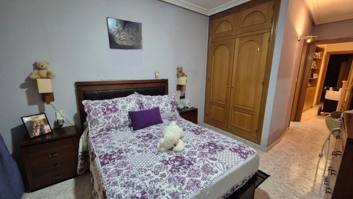 3 bedroom Apartment for sale in Torrevieja - € 250,000 (Ref: 9413372)