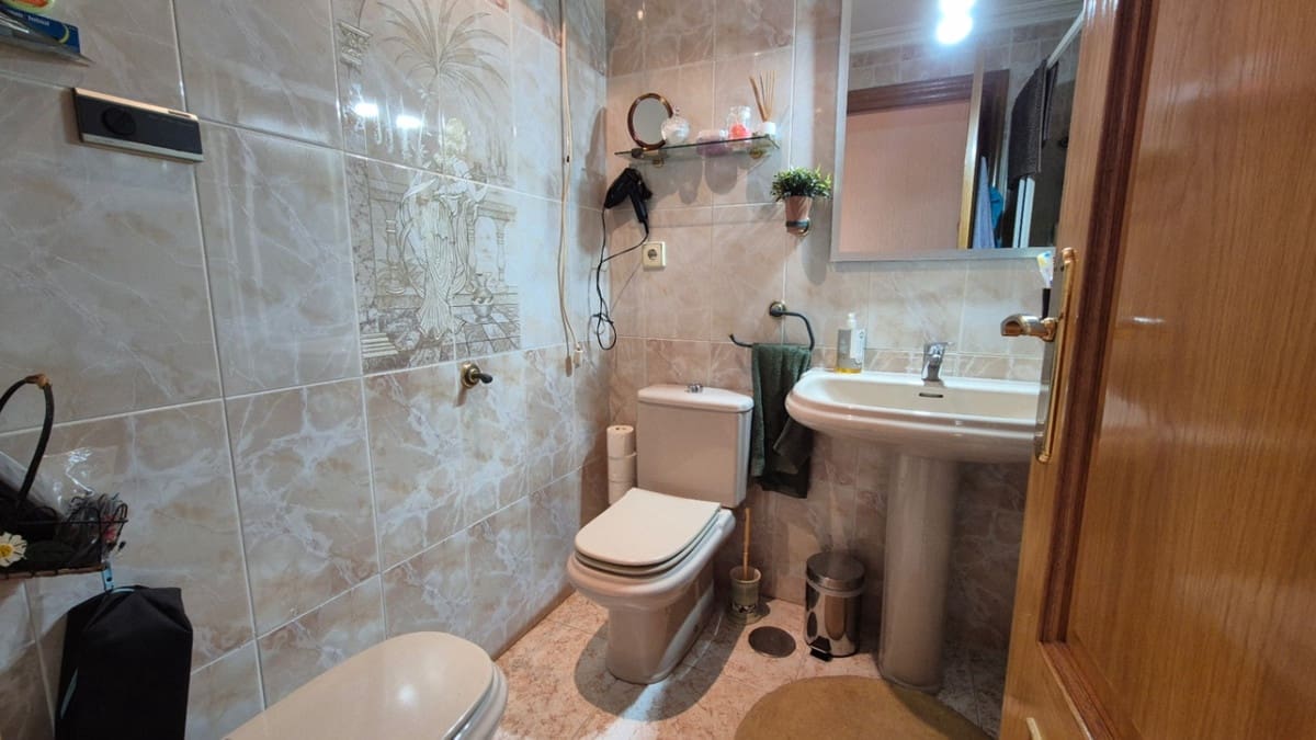 3 bedroom Apartment for sale in Torrevieja - € 250,000 (Ref: 9413372)