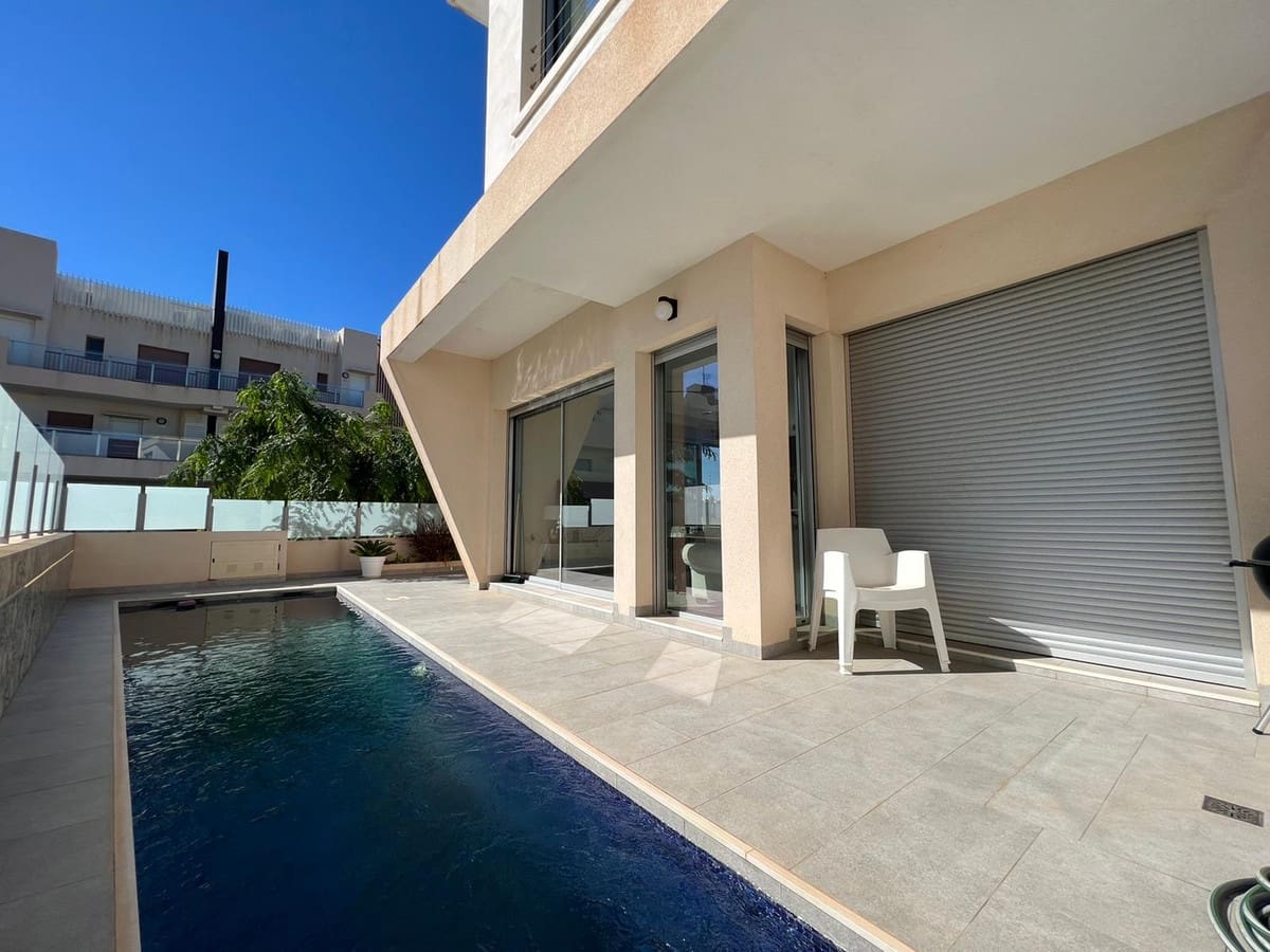 3 bedroom Villa for sale in Pilar de la Horadada - € 535,000 (Ref: 9413375)