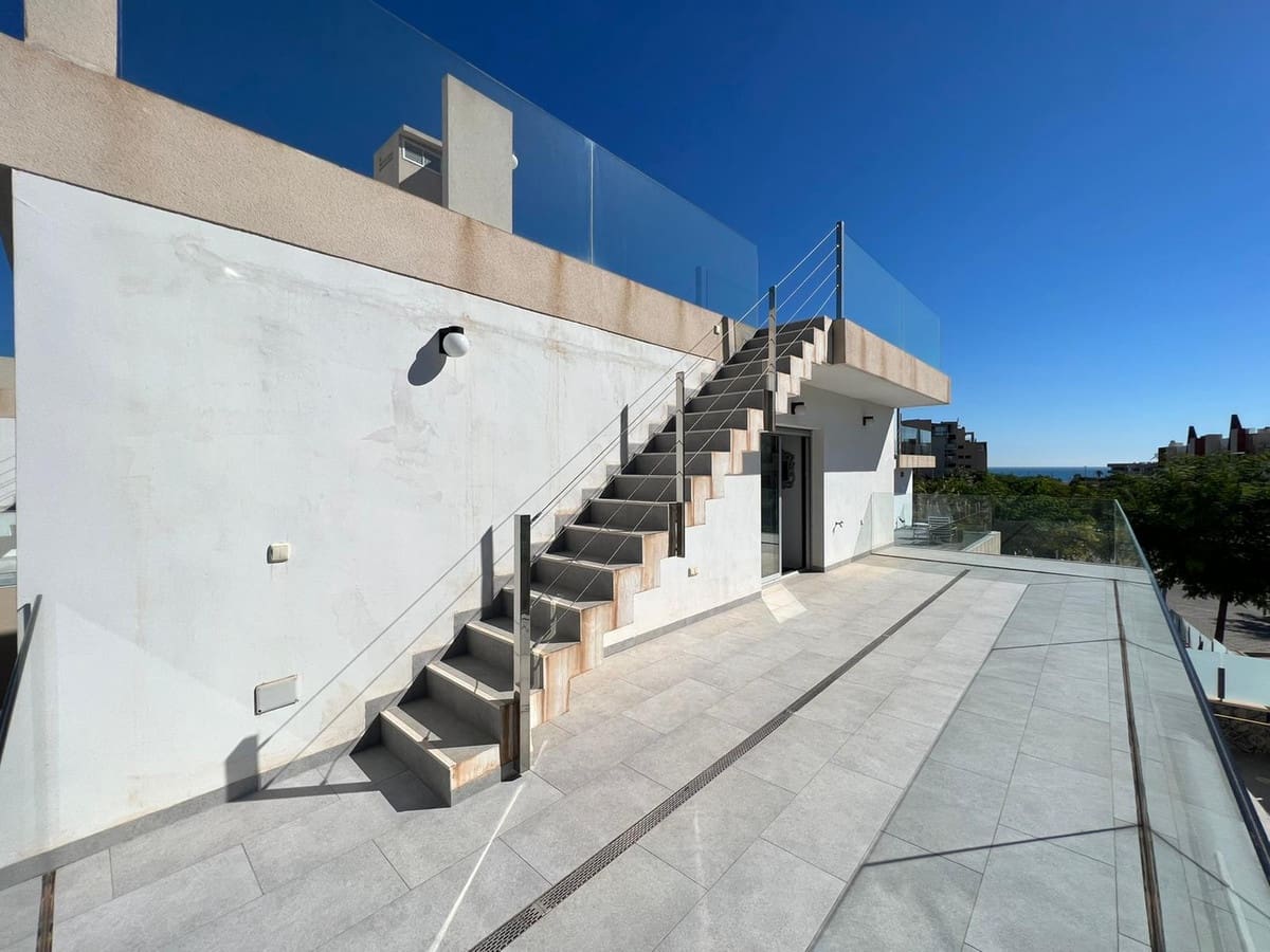 3 bedroom Villa for sale in Pilar de la Horadada - € 535,000 (Ref: 9413375)