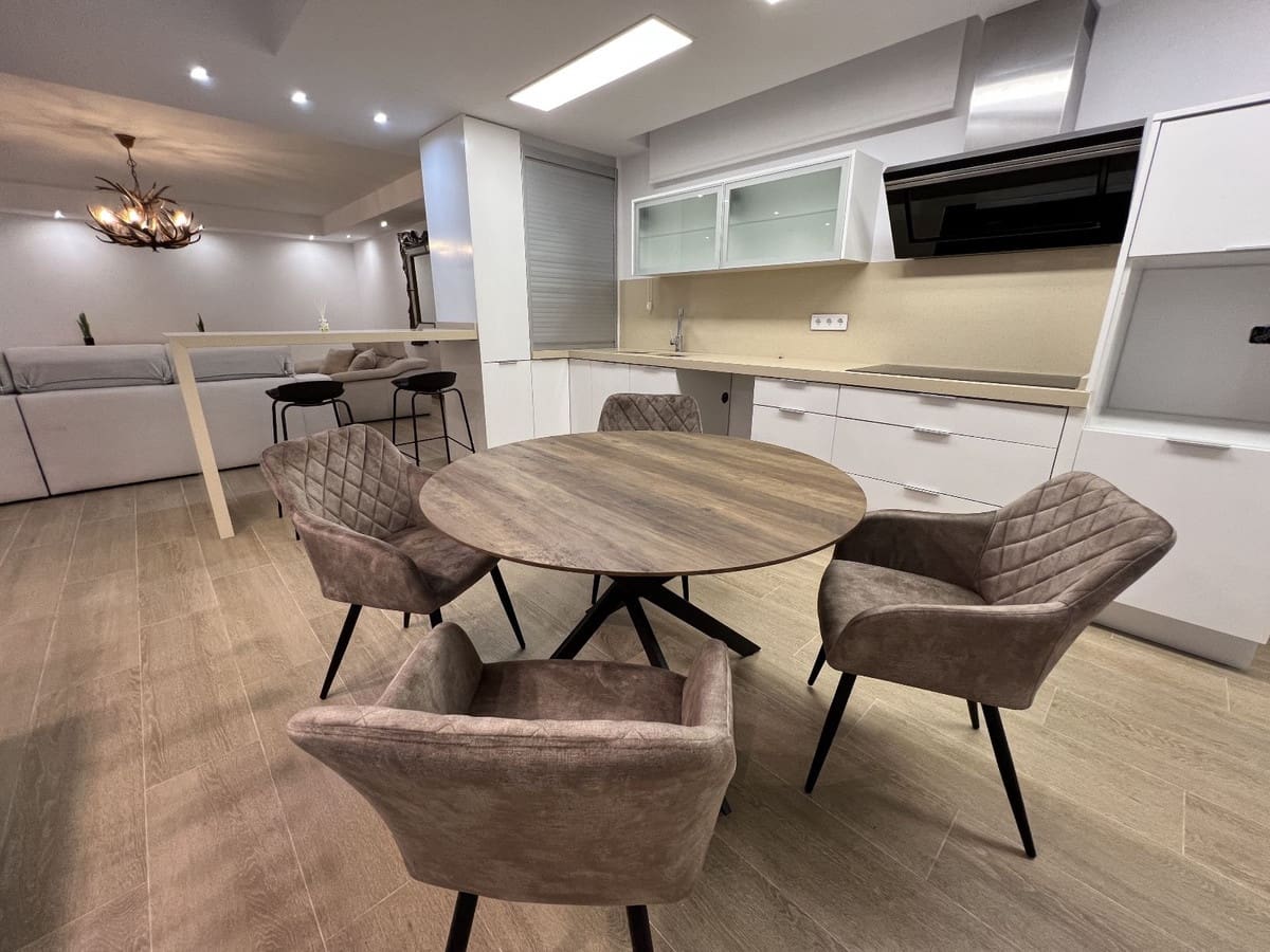 Chalet de 5 habitaciones en San Miguel de Salinas en venta - 849.000 € (Ref: 9413377)