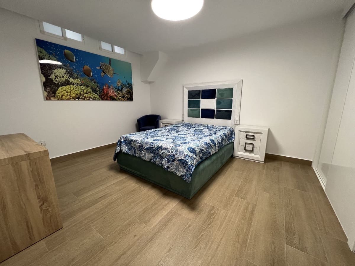 Chalet de 5 habitaciones en San Miguel de Salinas en venta - 849.000 € (Ref: 9413377)