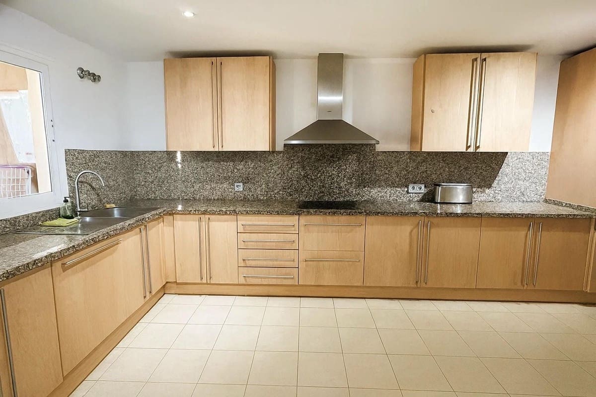 2 camera da letto Appartamento in vendita in La Duquesa / Puerto de la Duquesa - 260.000 € (Rif: 9413379)