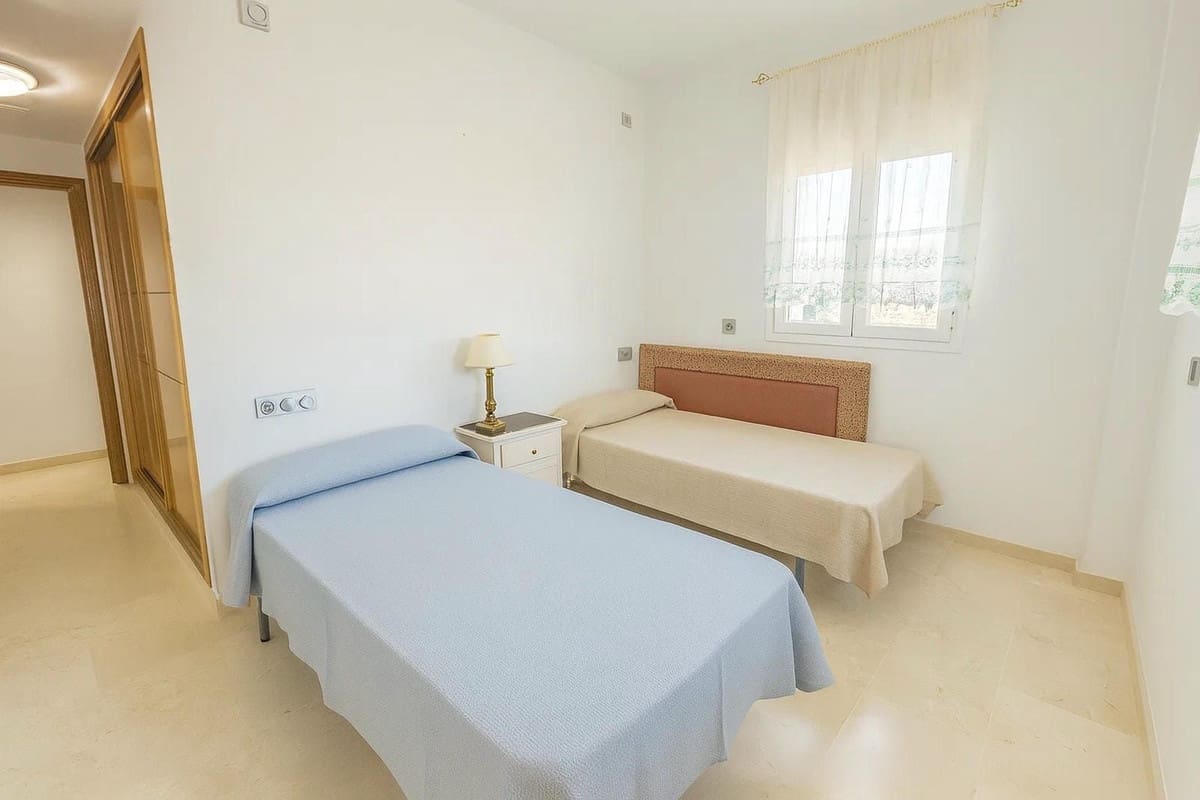 2 camera da letto Appartamento in vendita in La Duquesa / Puerto de la Duquesa - 260.000 € (Rif: 9413379)