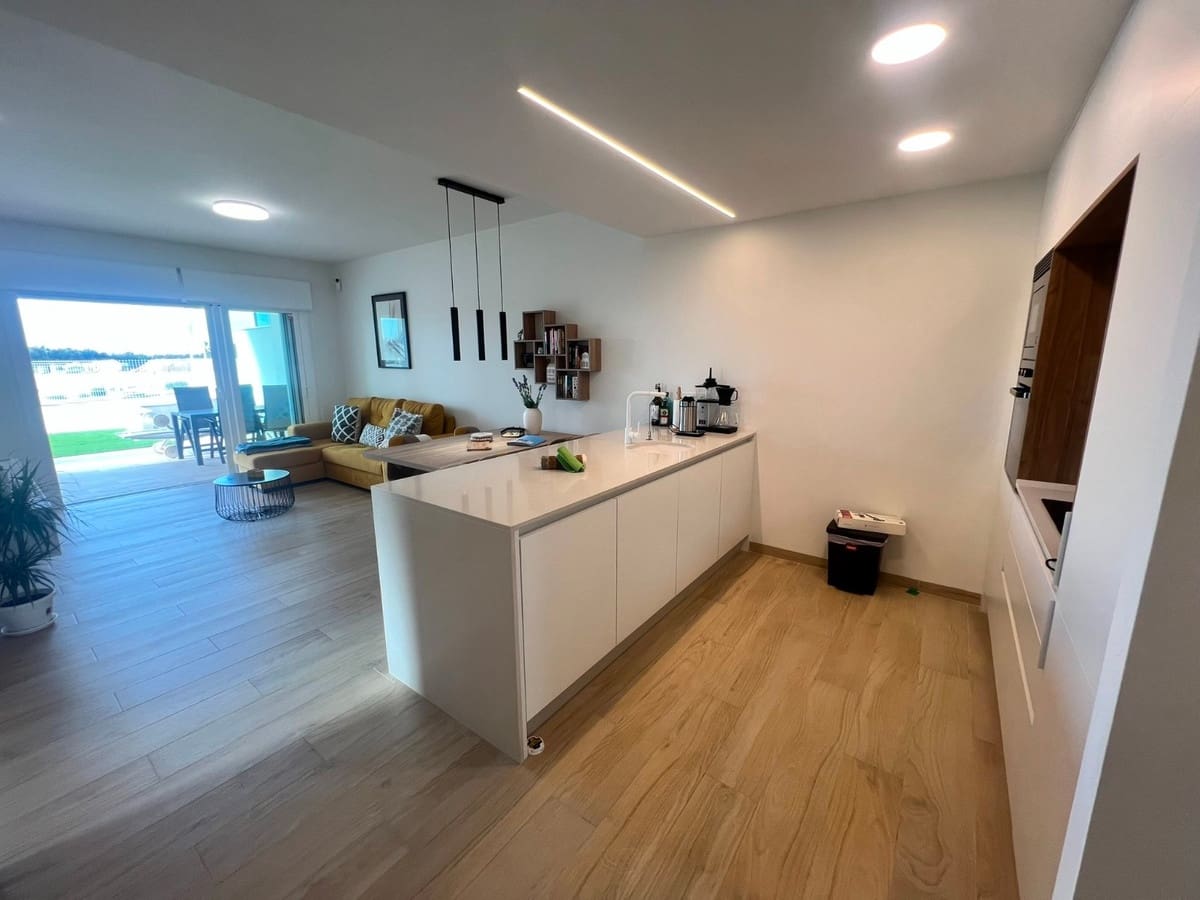 2 soveværelse Lejlighed til salg i Guardamar del Segura - € 279.000 (Ref: 9413381)