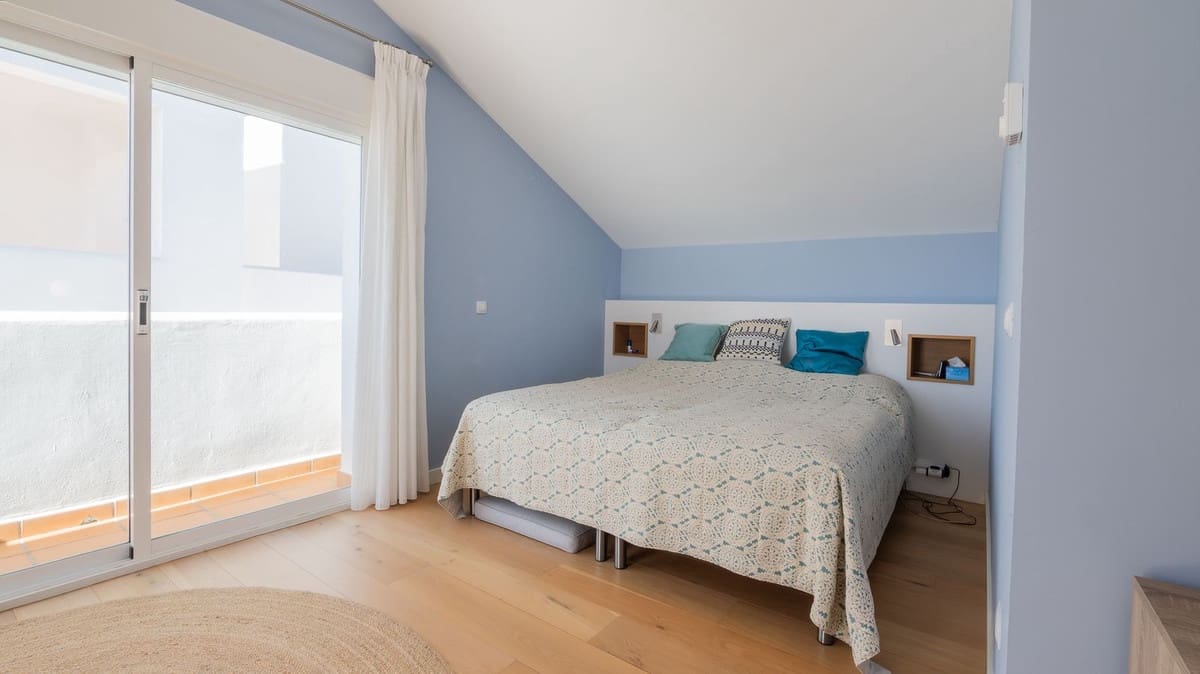 4 makuuhuone Huvila myytävänä paikassa Torremuelle - 1 150 000 € (Ref: 9413383)