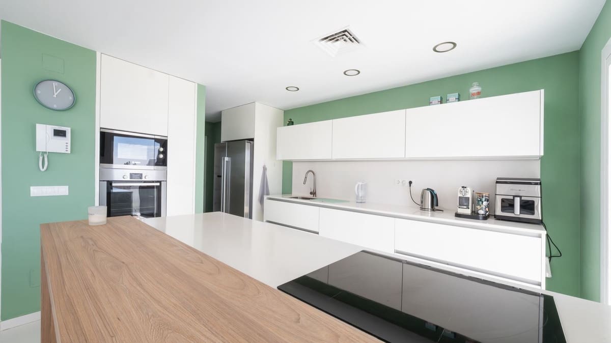 4 makuuhuone Huvila myytävänä paikassa Torremuelle - 1 150 000 € (Ref: 9413383)