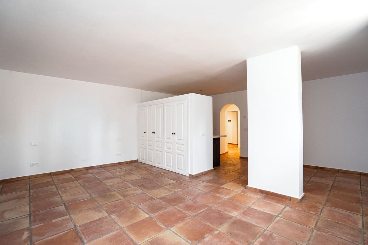 6 makuuhuone Huvila myytävänä paikassa Guadalmina - 3 890 000 € (Ref: 9413384)