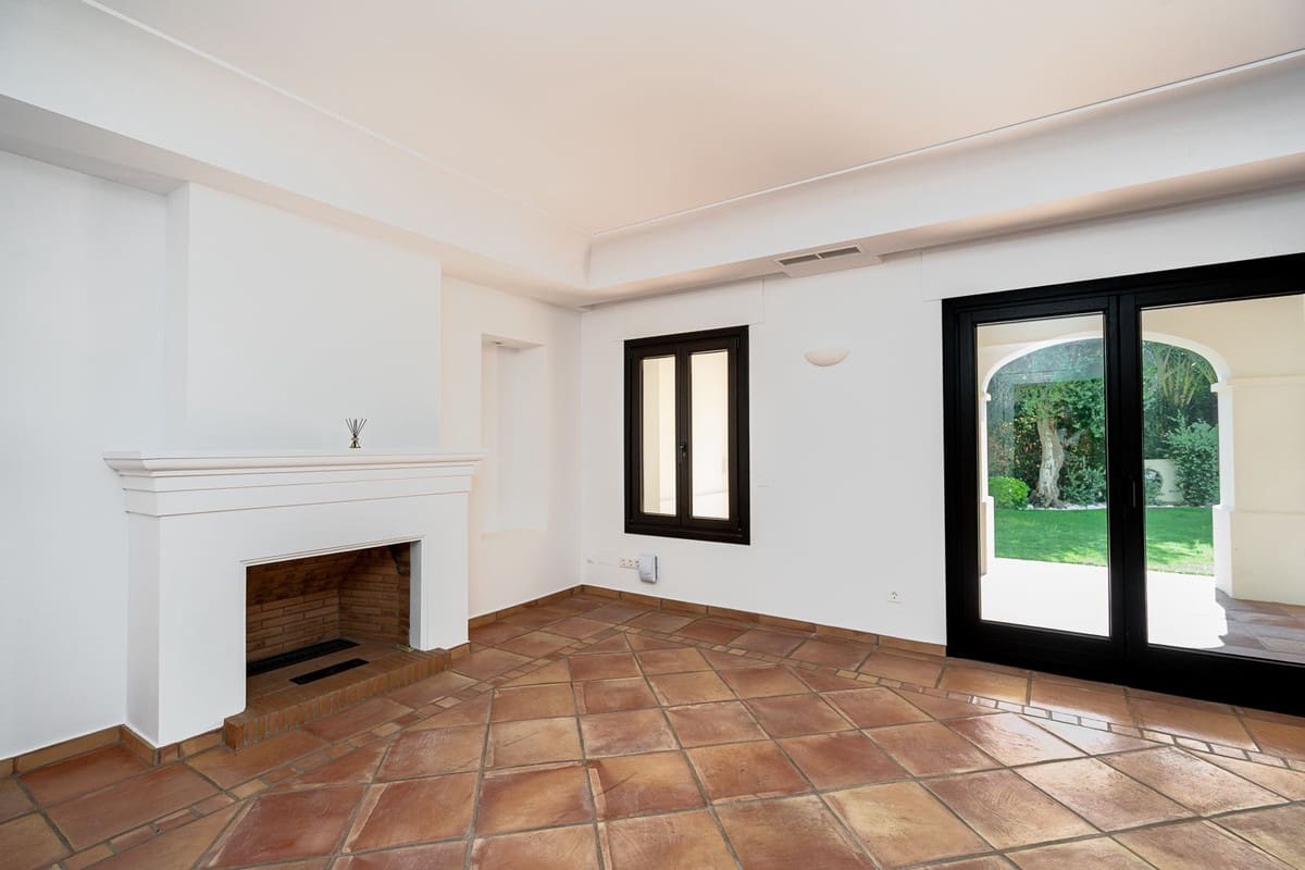 6 bedroom Villa for sale in Guadalmina with pool - € 3,890,000 (Ref: 9413384)