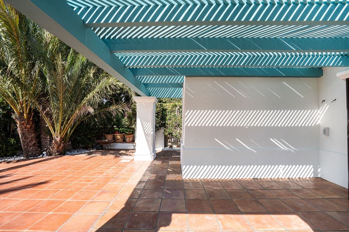 6 bedroom Villa for sale in Guadalmina with pool - € 3,890,000 (Ref: 9413384)