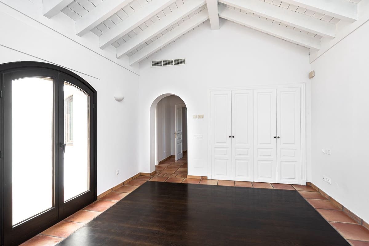 6 bedroom Villa for sale in Guadalmina with pool - € 3,890,000 (Ref: 9413384)