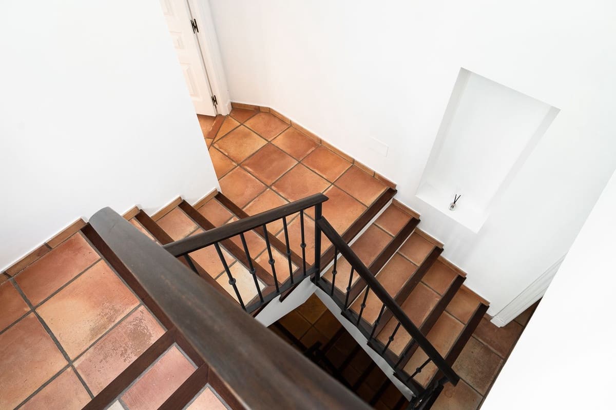 6 bedroom Villa for sale in Guadalmina with pool - € 3,890,000 (Ref: 9413384)