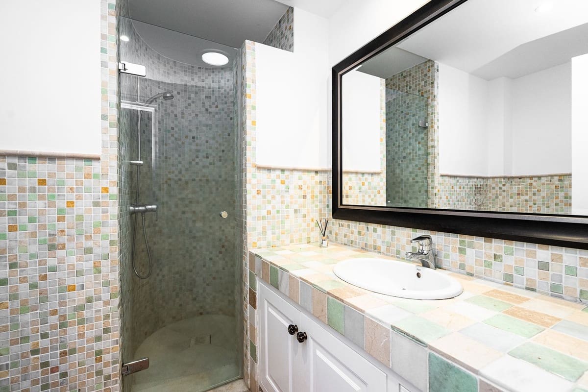 6 bedroom Villa for sale in Guadalmina with pool - € 3,890,000 (Ref: 9413384)