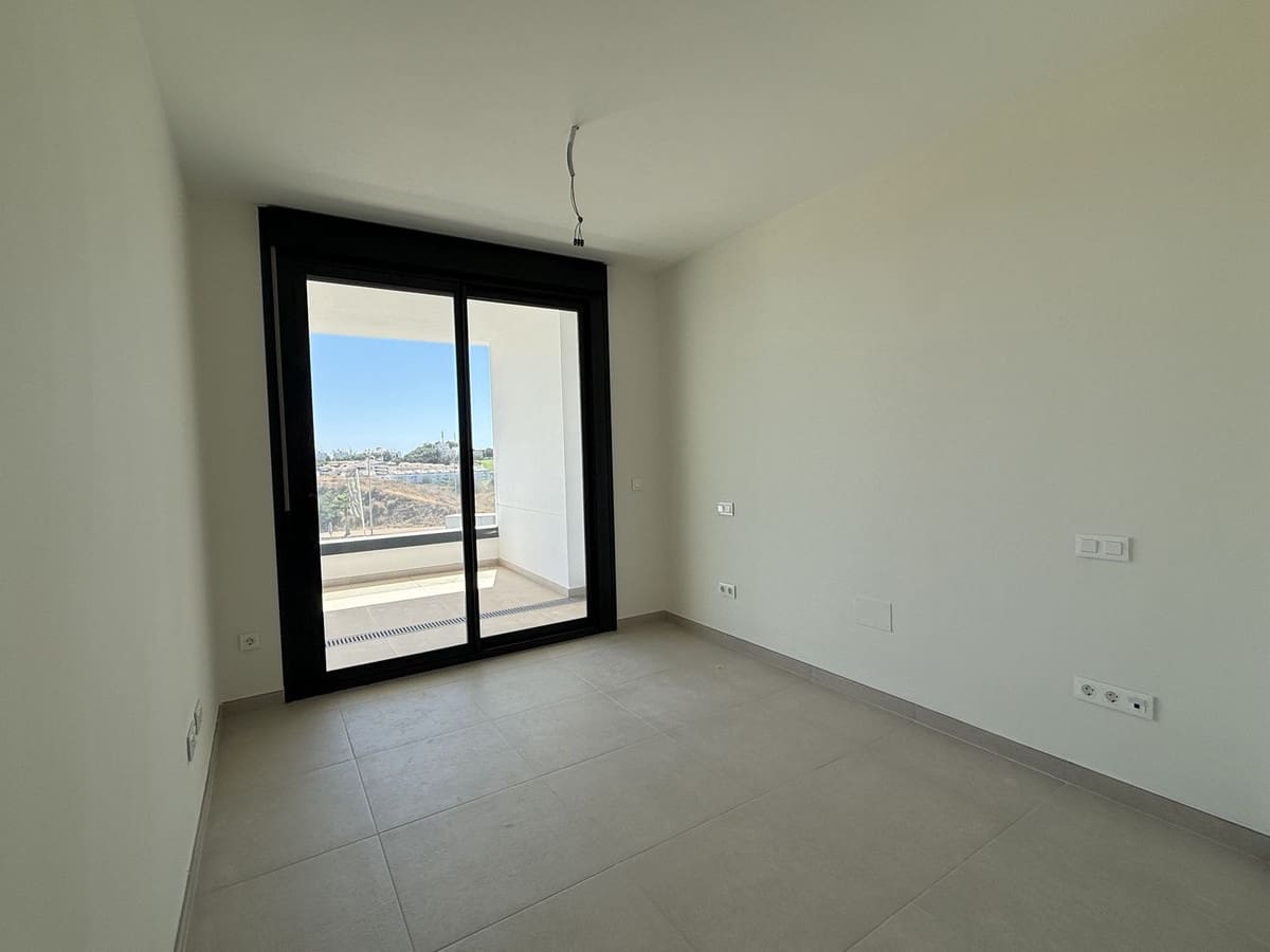 2 bedroom Apartment for sale in La Cala de Mijas - € 420,000 (Ref: 9413385)