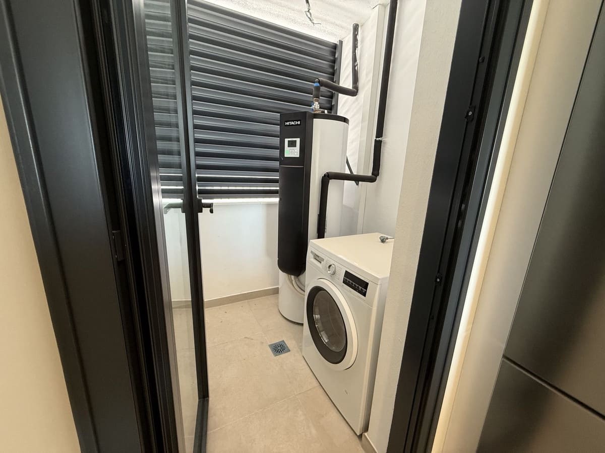 2 bedroom Apartment for sale in La Cala de Mijas - € 420,000 (Ref: 9413385)