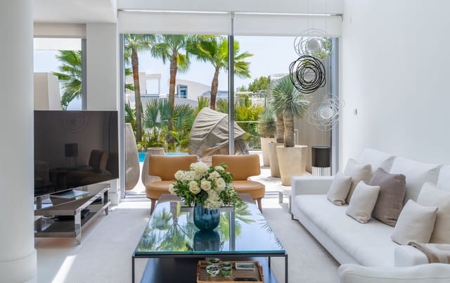 4 bedroom Villa for sale in Sierra Blanca, Marbella - € 4,200,000 (Ref: 9413386)