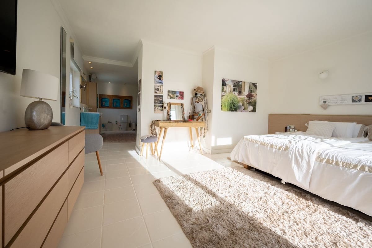 Chalet de 5 habitaciones en Riviera del Sol en venta - 1.700.000 € (Ref: 9413392)