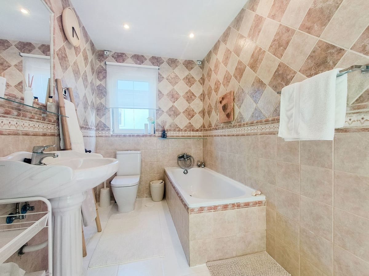 Chalet de 5 habitaciones en Riviera del Sol en venta - 1.700.000 € (Ref: 9413392)