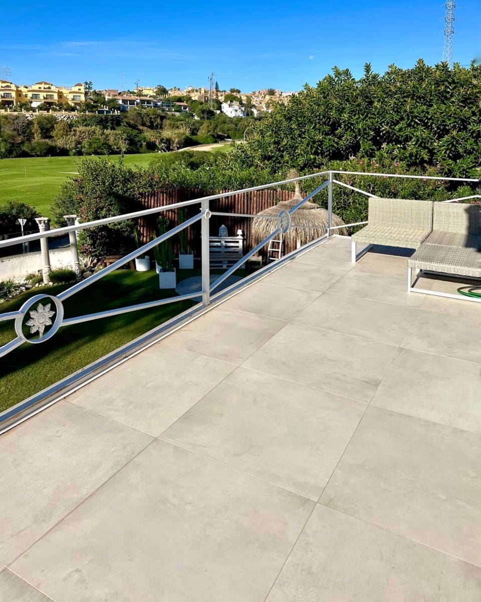 Chalet de 5 habitaciones en Riviera del Sol en venta - 1.700.000 € (Ref: 9413392)