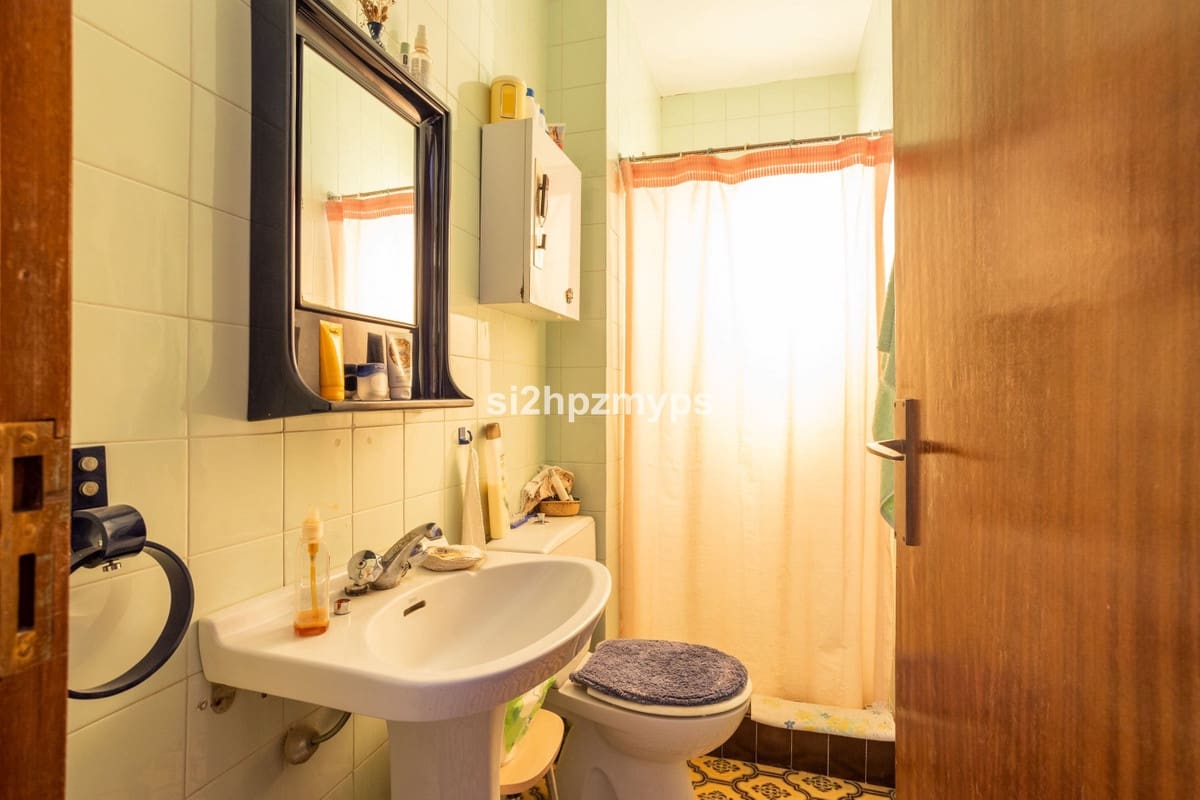 6 sypialnia Willa na sprzedaż w Nerja - 690 000 € (Ref: 9413396)