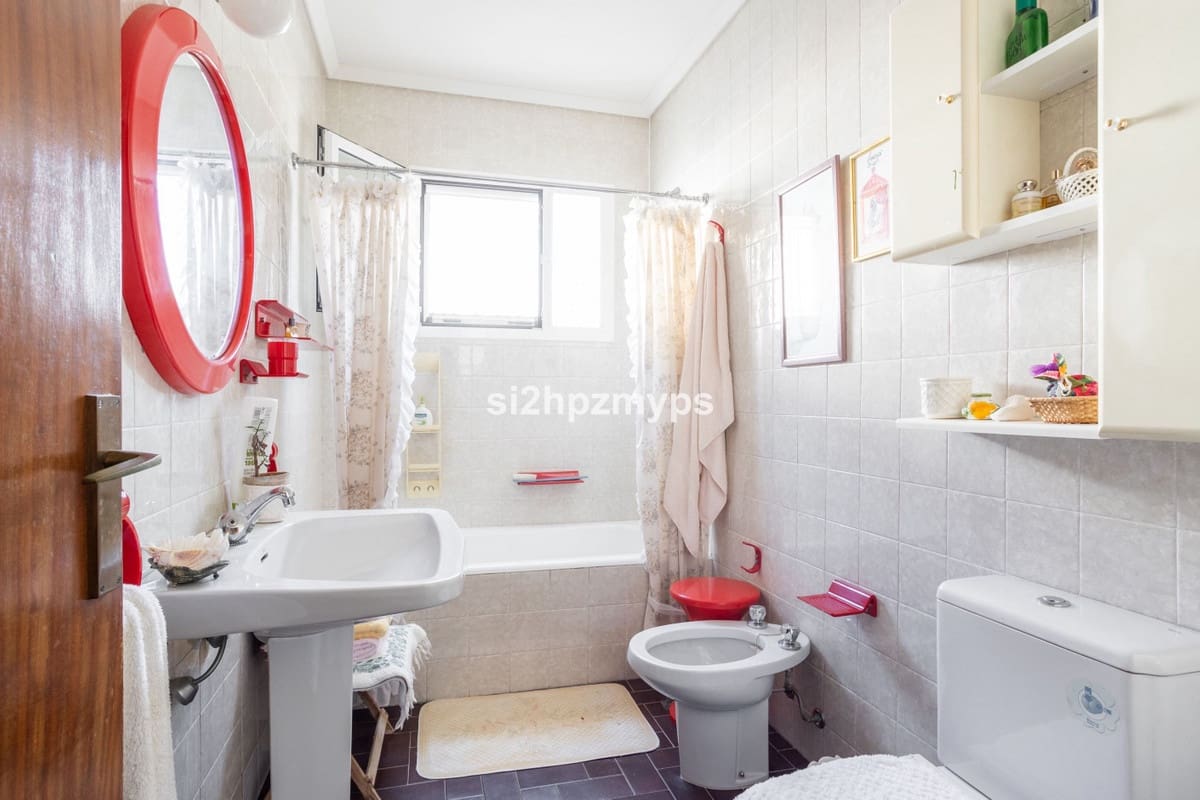 6 sypialnia Willa na sprzedaż w Nerja - 690 000 € (Ref: 9413396)