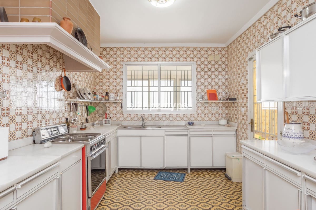 6 sypialnia Willa na sprzedaż w Nerja - 690 000 € (Ref: 9413396)