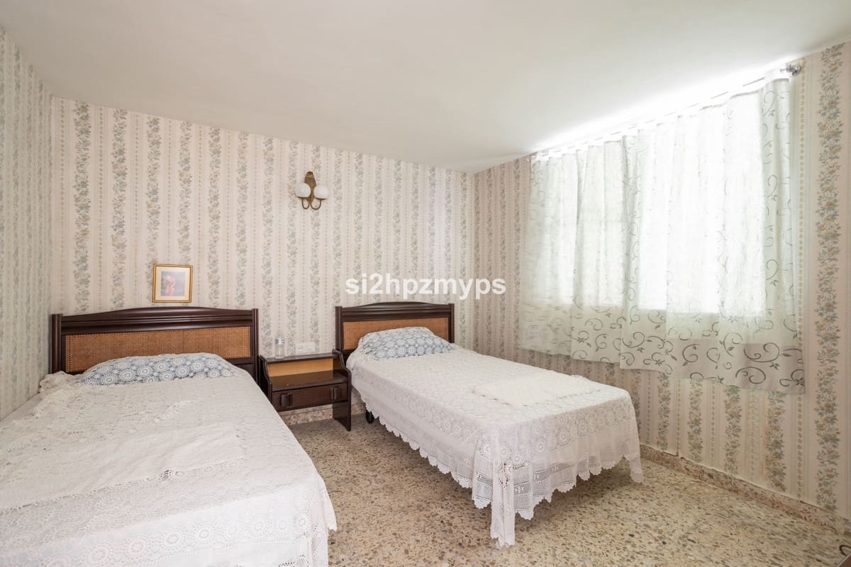 6 sypialnia Willa na sprzedaż w Nerja - 690 000 € (Ref: 9413396)