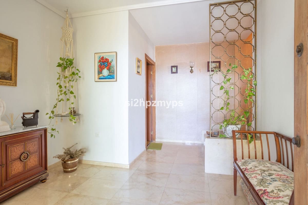 6 Zimmer Villa zu verkaufen in Nerja - 690.000 € (Ref: 9413396)