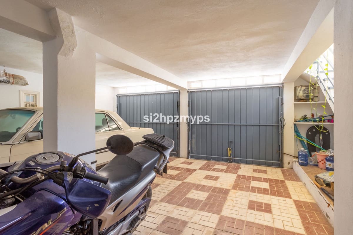 6 Zimmer Villa zu verkaufen in Nerja - 690.000 € (Ref: 9413396)