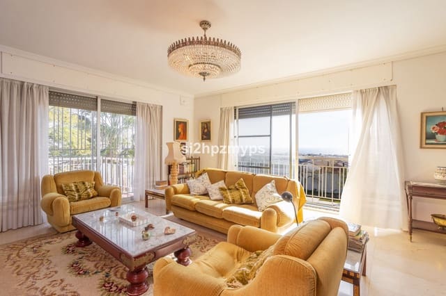 Chalet de 6 habitaciones en Capistrano, Nerja en venta con piscina - 690.000 € (Ref: 9413396)