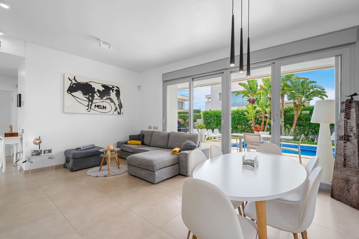 3 bedroom Villa for sale in Orihuela Costa - € 479,000 (Ref: 9413399)