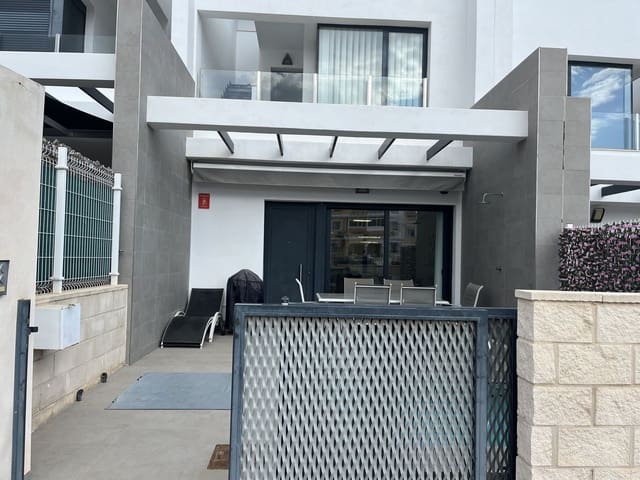 Casa de 3 habitaciones en Villamartin, Orihuela en venta - 335.000 € (Ref: 9413404)