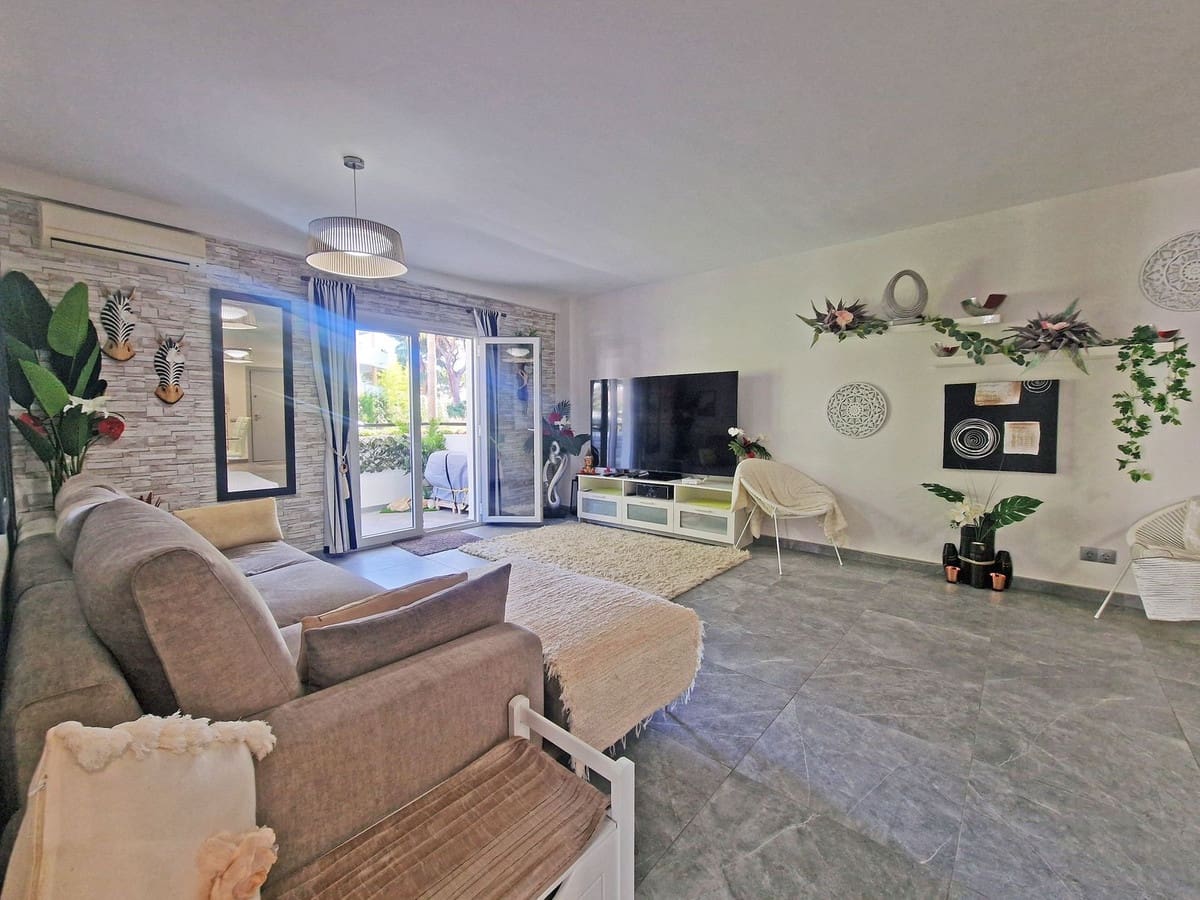 3 bedroom Apartment for sale in Calahonda - € 375,000 (Ref: 9413405)