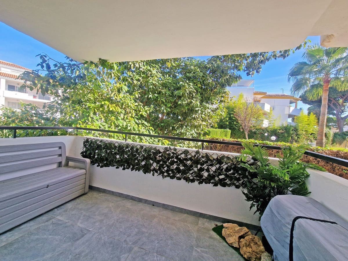 3 bedroom Apartment for sale in Calahonda - € 375,000 (Ref: 9413405)