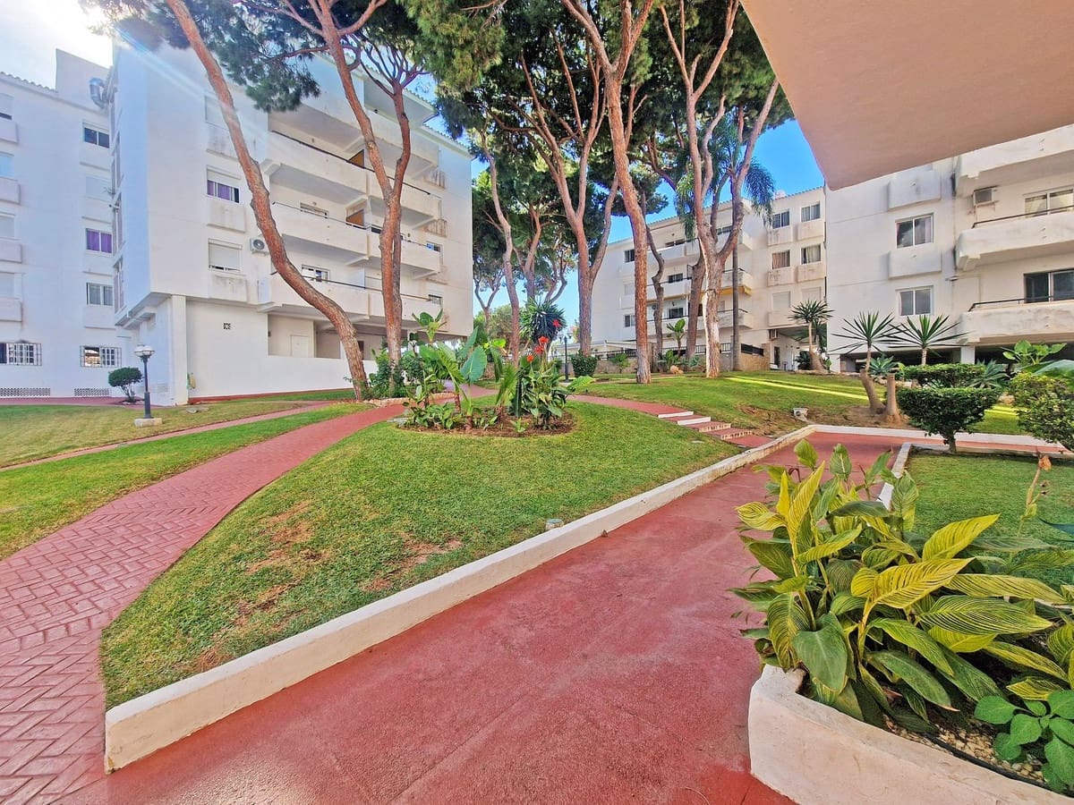 3 bedroom Apartment for sale in Calahonda - € 375,000 (Ref: 9413405)