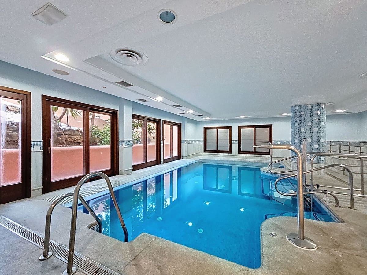 3 bedroom Apartment for sale in Estepona - € 1,200,000 (Ref: 9413408)