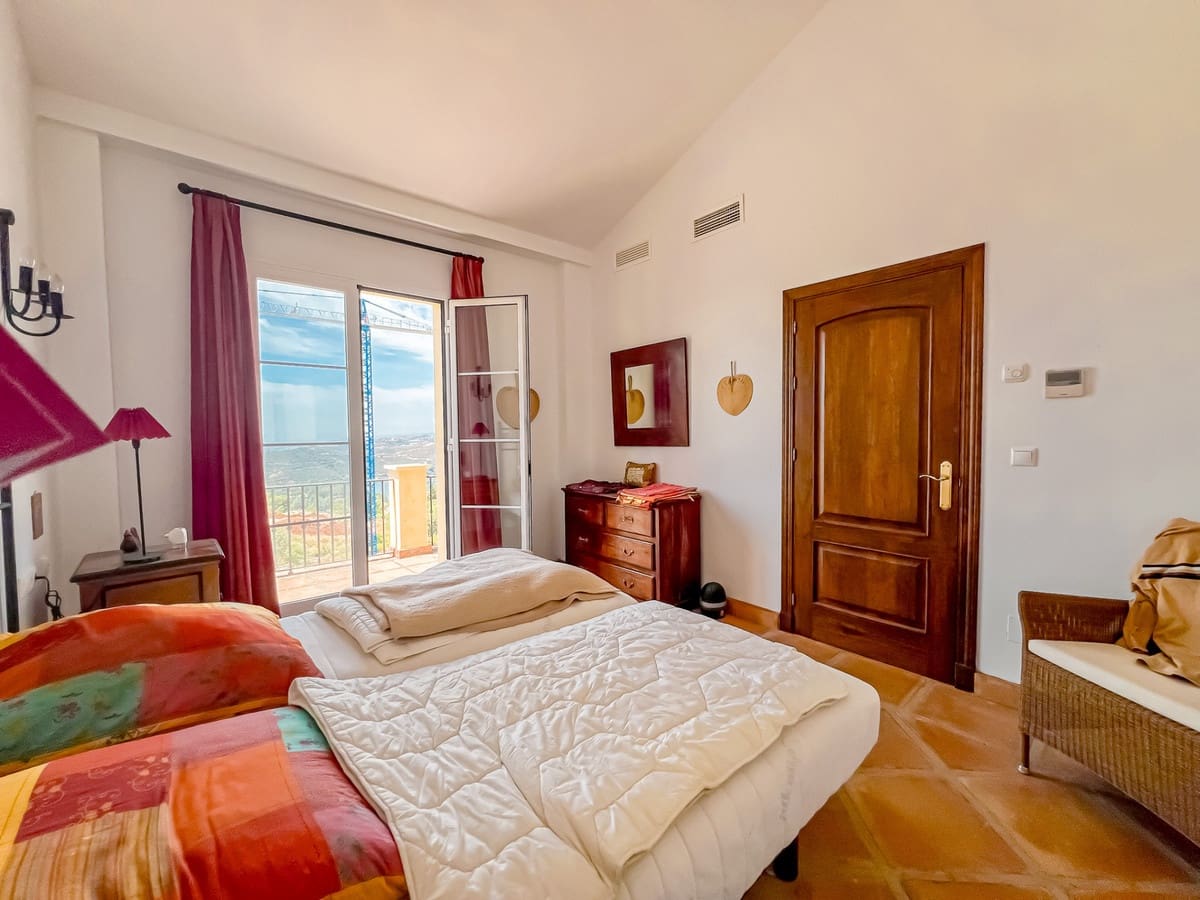 2 soverom Villa til salgs i Istan - € 720 000 (Ref: 9413411)