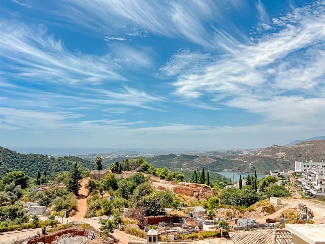 2 bedroom Villa for sale in Istán with pool - € 720,000 (Ref: 9413411)