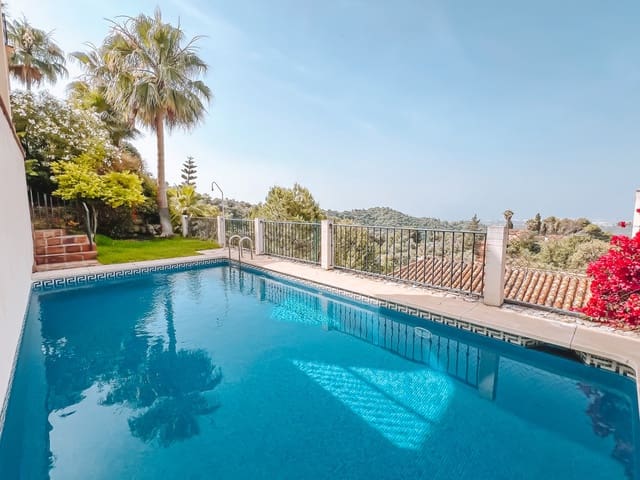 2 bedroom Villa for sale in Istán with pool - € 720,000 (Ref: 9413411)