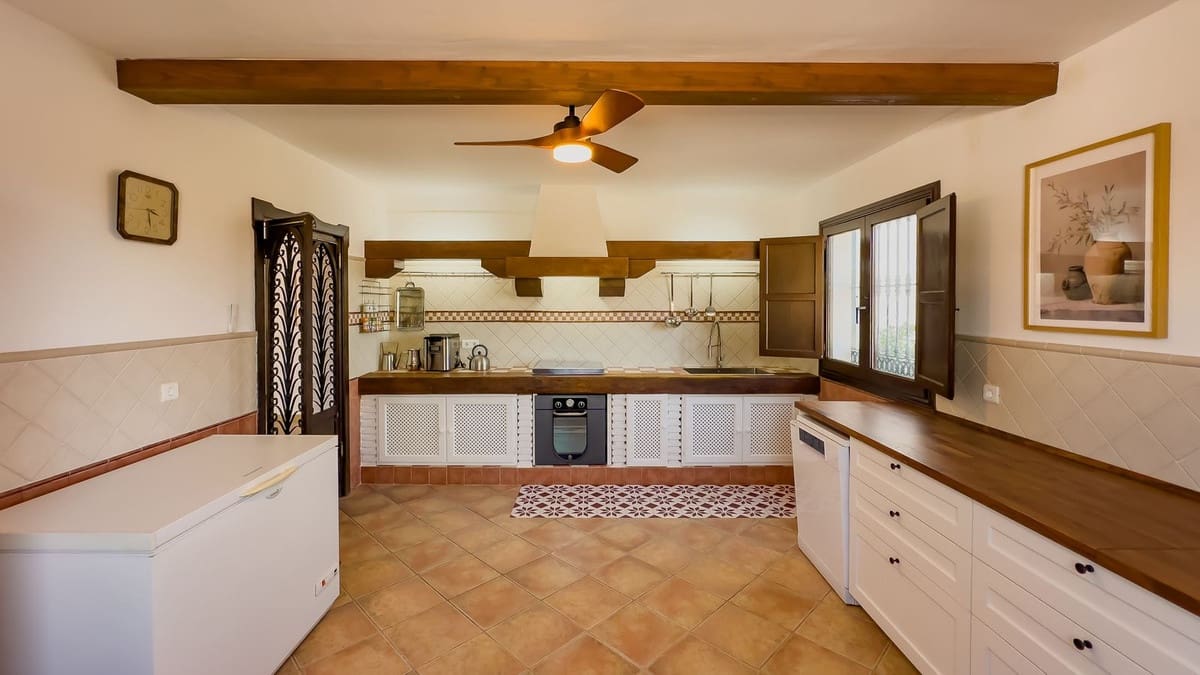 6 soverom Finca/Herregård til salgs i Malaga by - € 975 000 (Ref: 9413413)