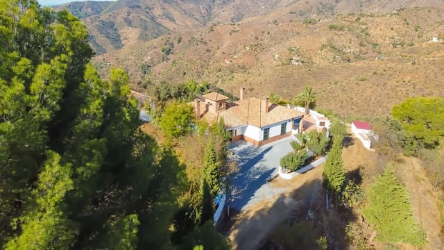 6 soveværelse Finca/Landehus til salg i Dsmo Dm Ciudad Jardin, Málaga by med swimmingpool - € 975.000 (Ref: 9413413)